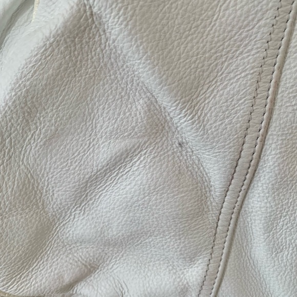 GUSSTO Black & White Leather Handbag - Picture 11 of 15